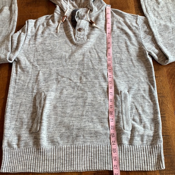 H&M Sweater - Picture 11 of 13